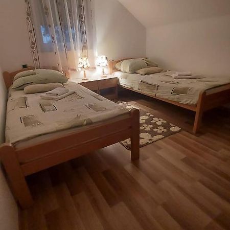 Apartment Slap Rakovica Buitenkant foto